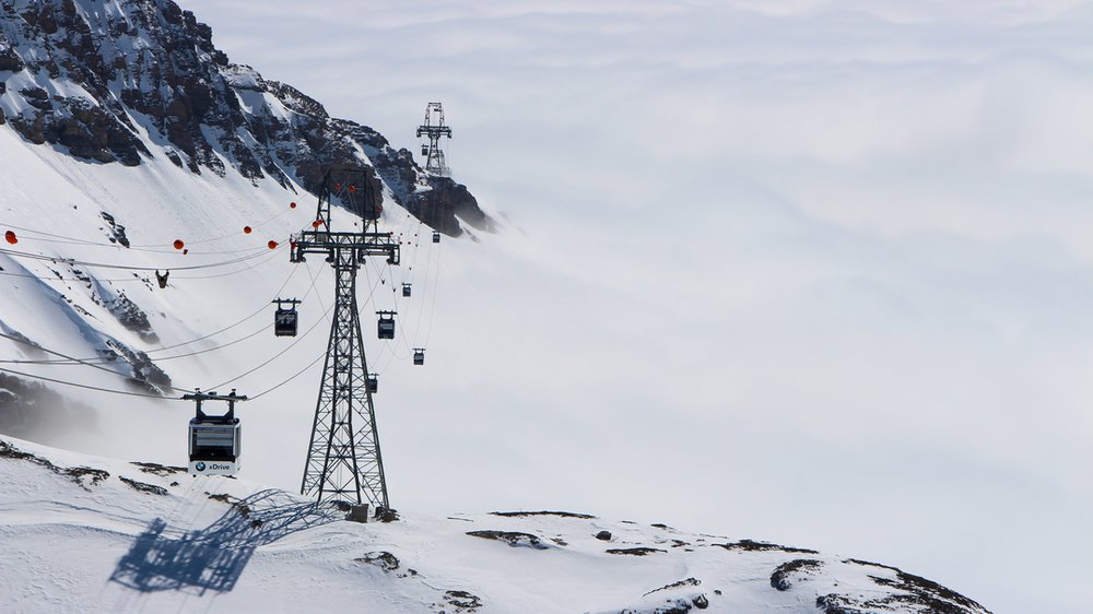 Telecabine_glacier_plainemorte_cransmontana©CMTC_Vincent_Weil