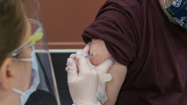 Covid-19: dose de rappel recommandée pour les 65 ans et plus. Vaccination possible à Crans-Montana