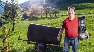 Crans-Montana Ensemble – Naissance d’une commune: l'exposition des photos de Bertrand Rey installée à Chermignon